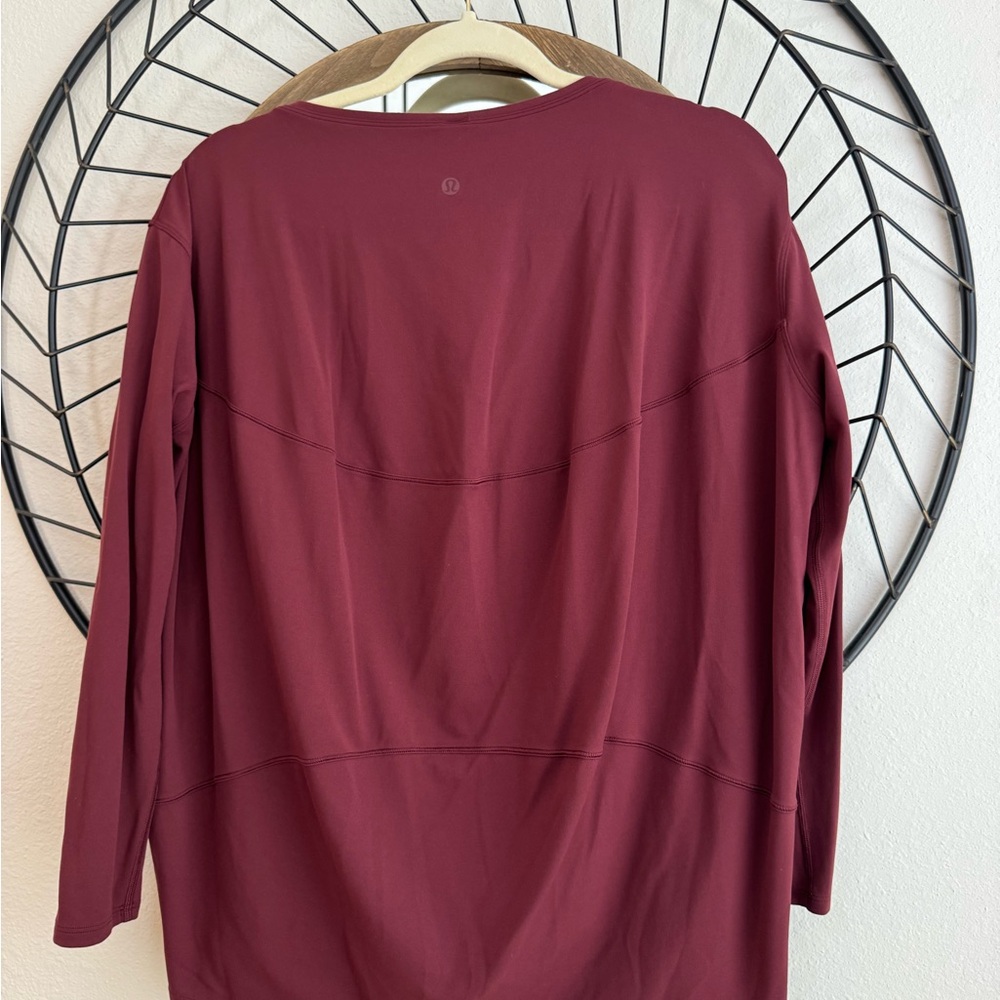 Lululemon Back in Action Long sleeve size 6